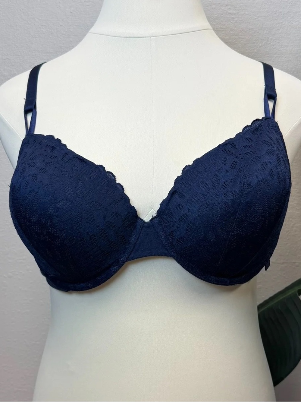 Victoria's Secret Blue Lace Lined Demi Bra - Size 40D